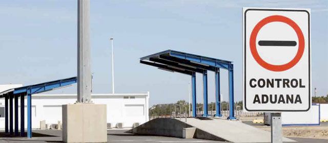 Customs Inspection Entry Point – Spain Border Zone Importing into Spain – entering customs control zone marked 'Control Aduana' | X.H